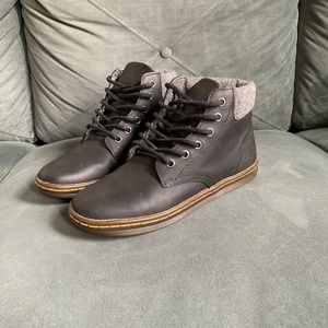 Dr. Martens Maelly Size 7 Women’s Leather Boot Almost Like New!